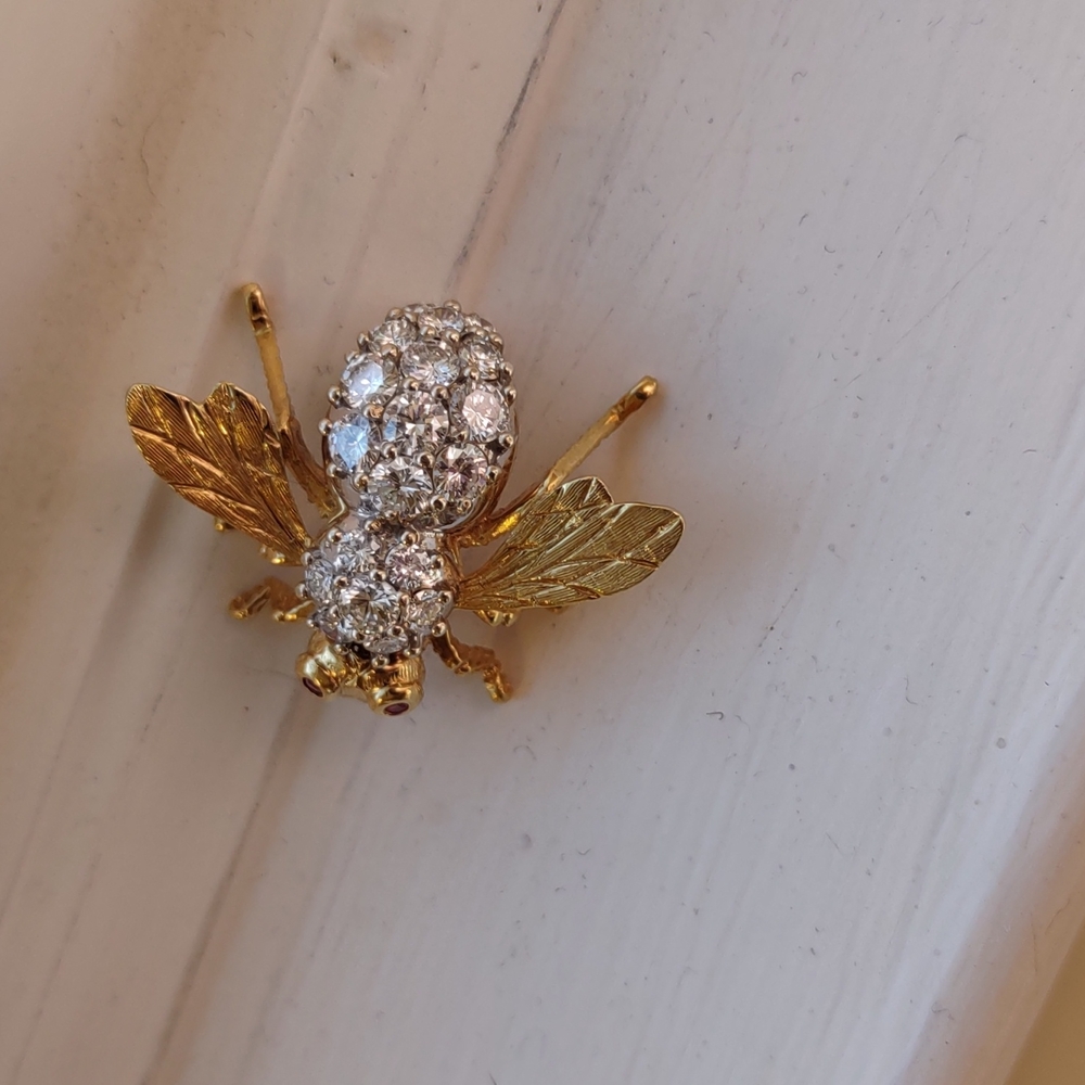 Diamond Bee pin brooch Ruby eyes, 18k yellow gold, Herbert Rosenthal Natural - Picture 8 of 15